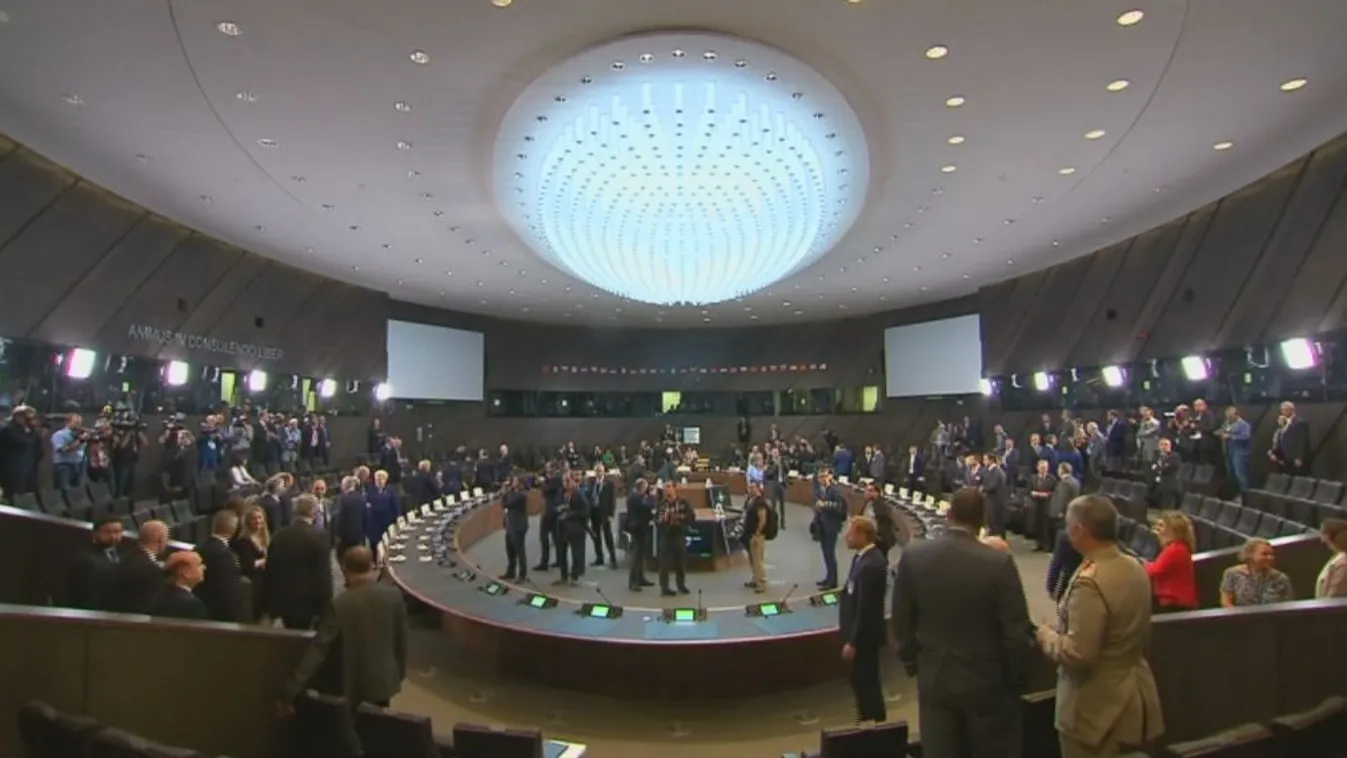 Ezekről beszélnek a NATO-csúcs második napján