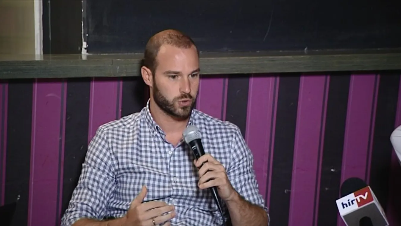 Hollik tartja álláspontját, ami szerint Franciaország bevándorlóország