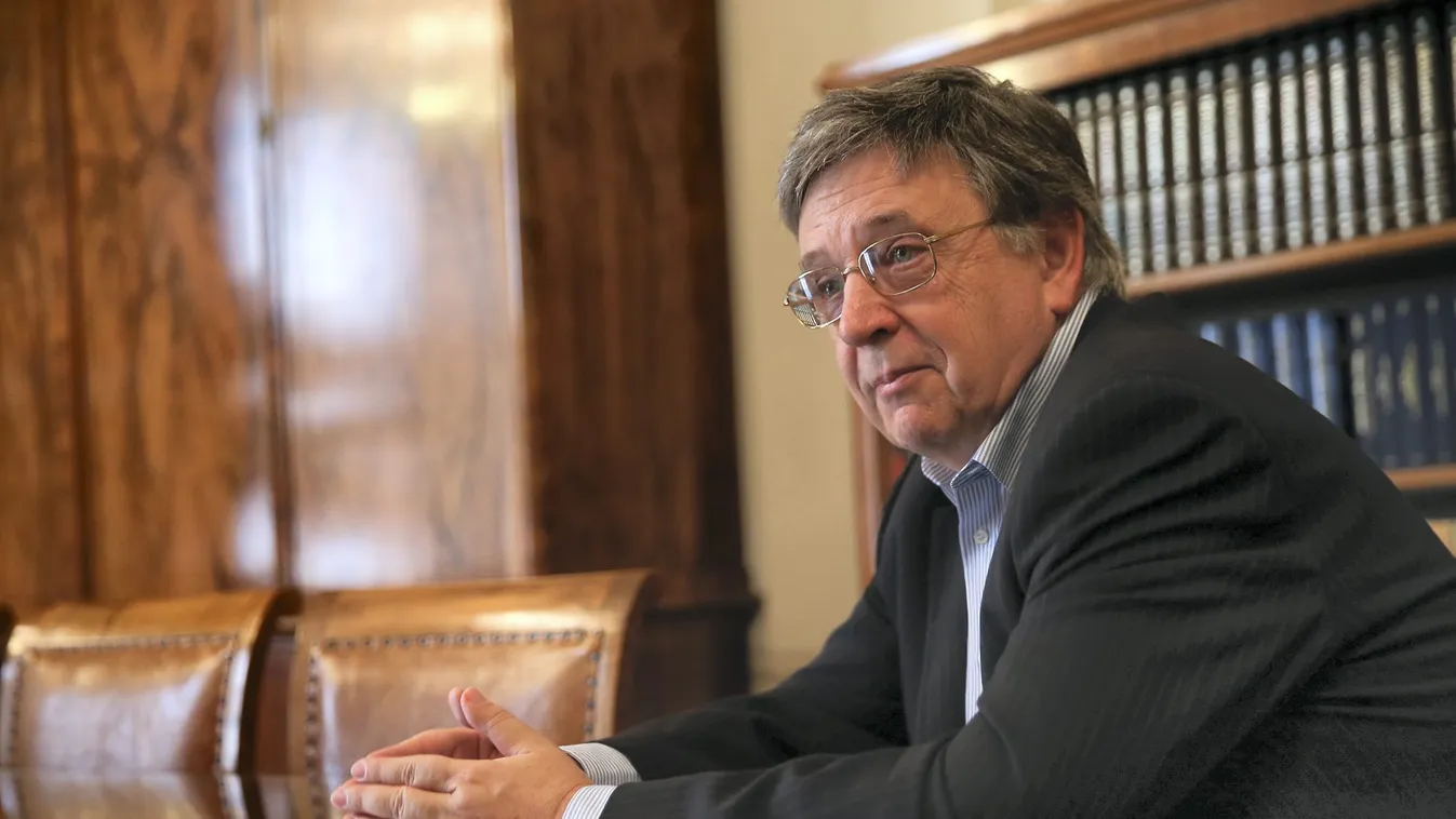 Már az MTA elnöke sem bízik abban, hogy leállna a kormány