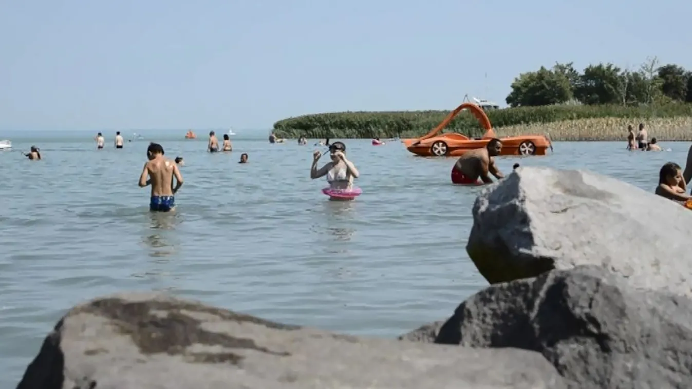Megtelt a Balaton a nagy hőség miatt