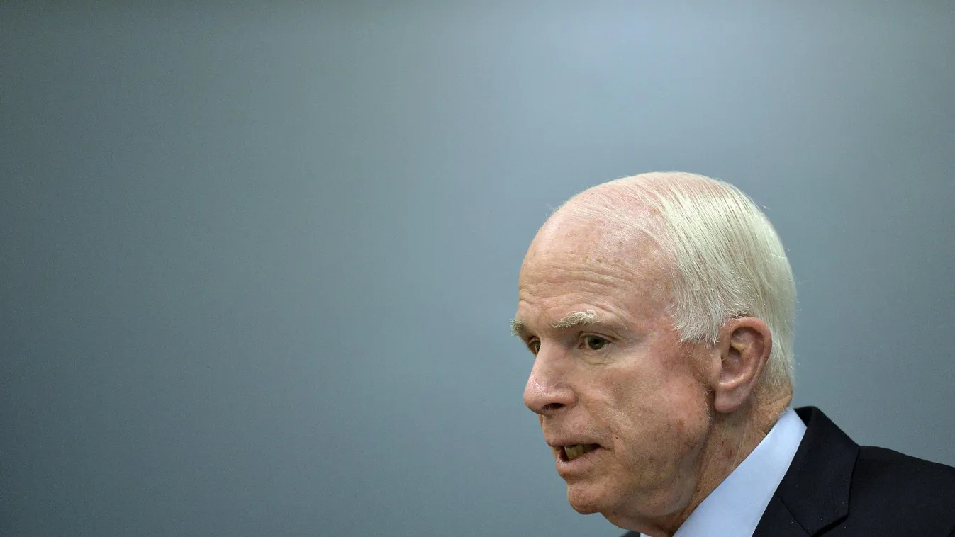 Elhunyt John McCain