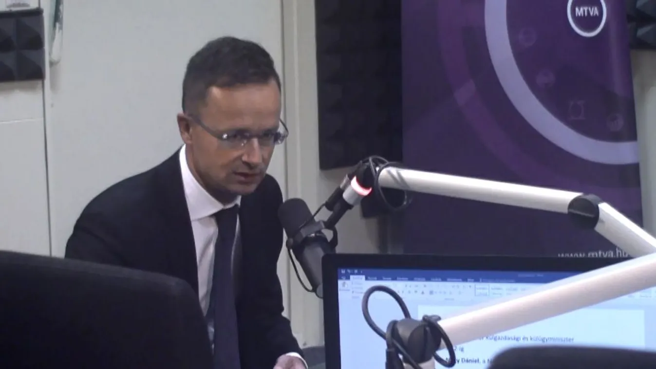 Szijjártó: A tengeri migrációt is meg kell állítani