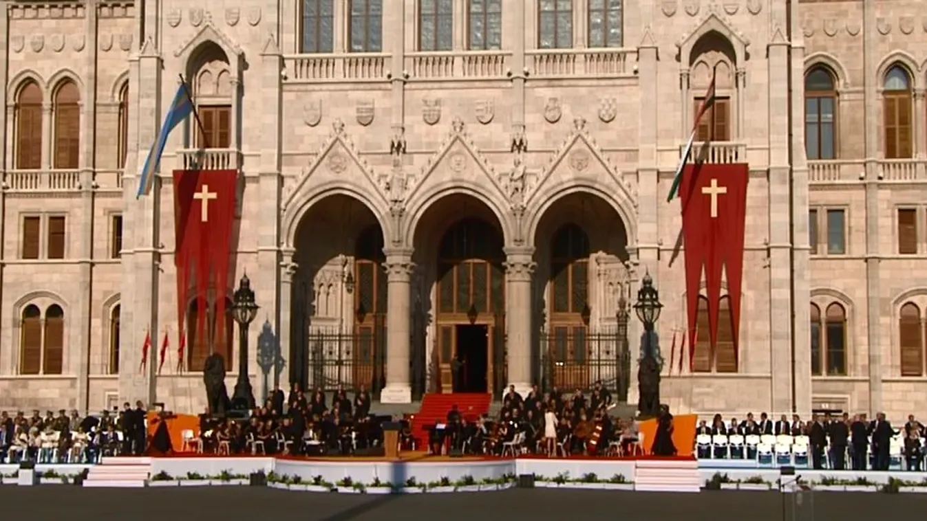 Nemcsak a kereszten, minden vallási szimbólumon felháborodnak a Liberálisok