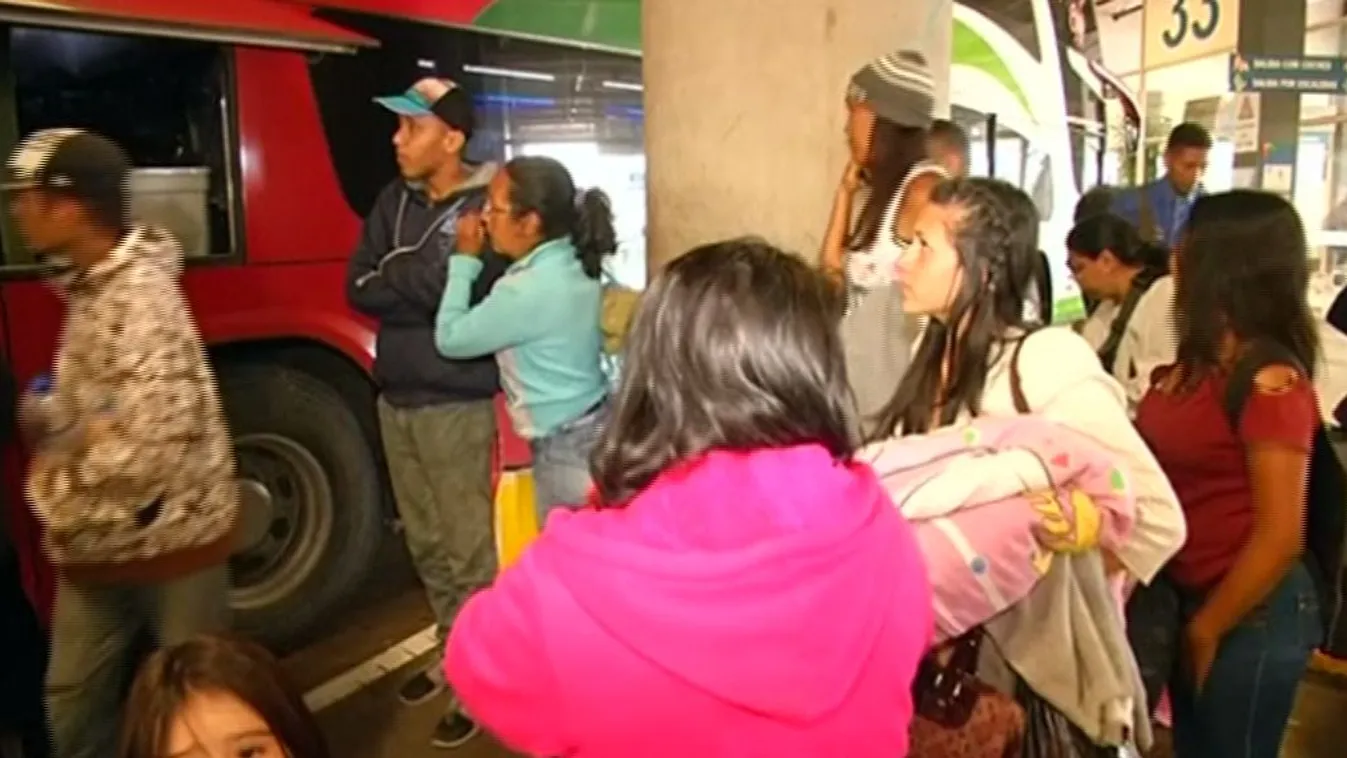 Humanitárius folyosót nyitnak és ingyen buszoztatják a menekülteket