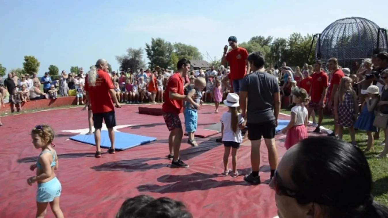 Ízelítőt kapott a nagyközönség a cirkuszi életből Zamárdiban