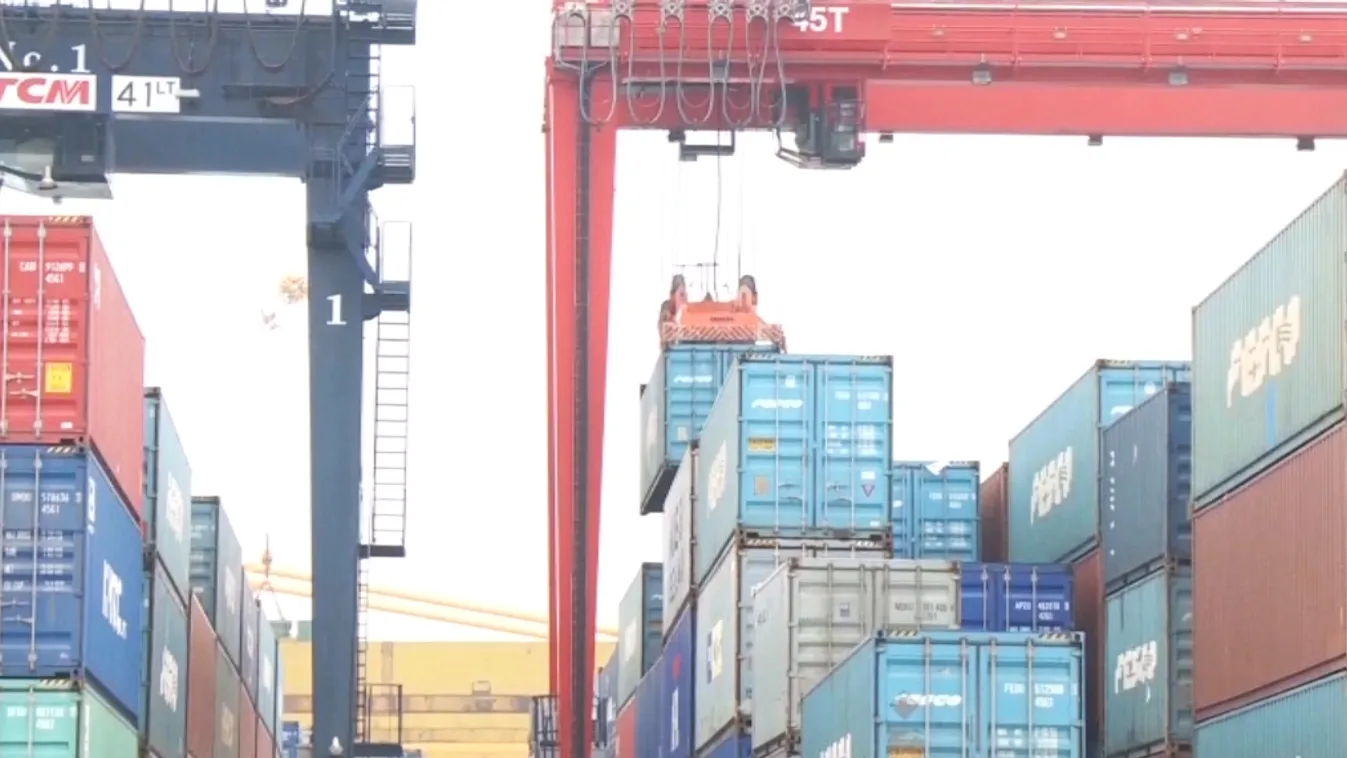 Nincs több fegyvereladás és segély az oroszoknak