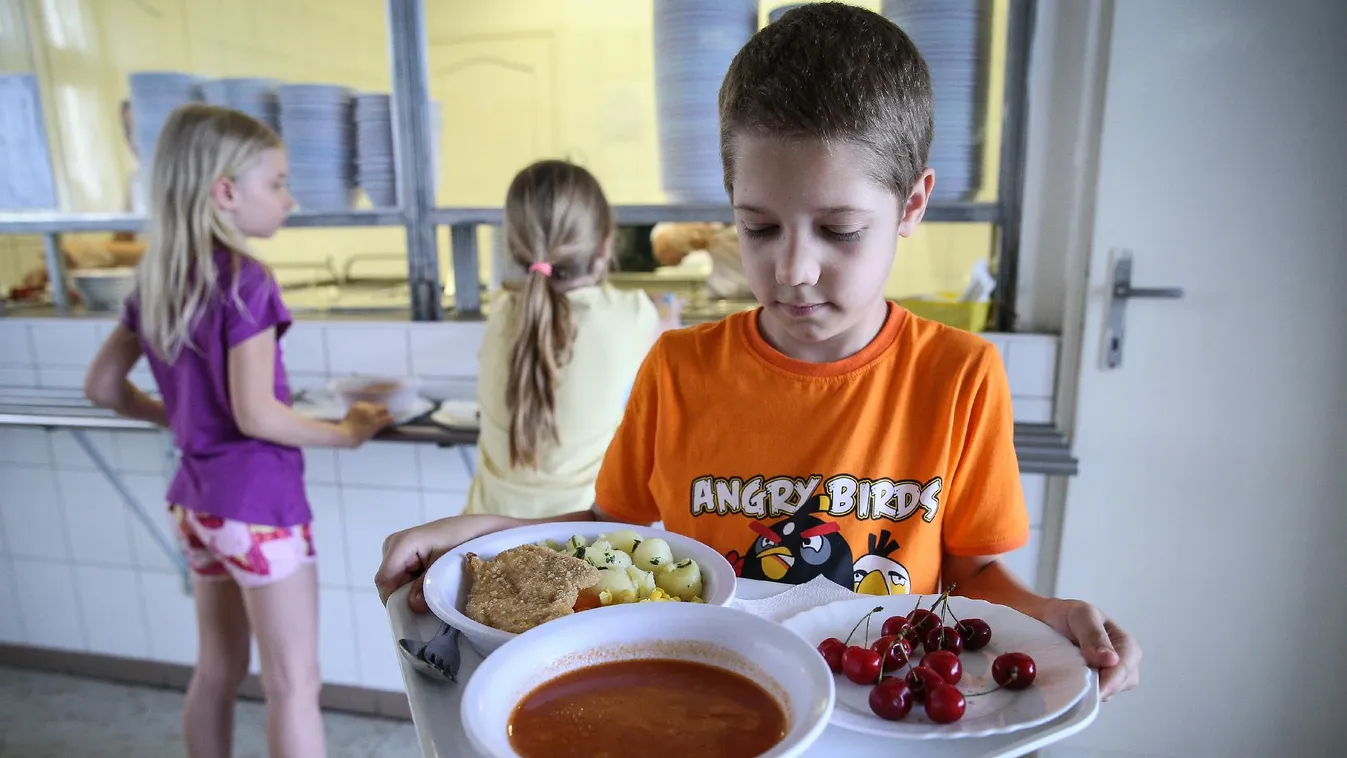 A nyári szünetben is ingyen ehetnek a rászoruló gyerekek