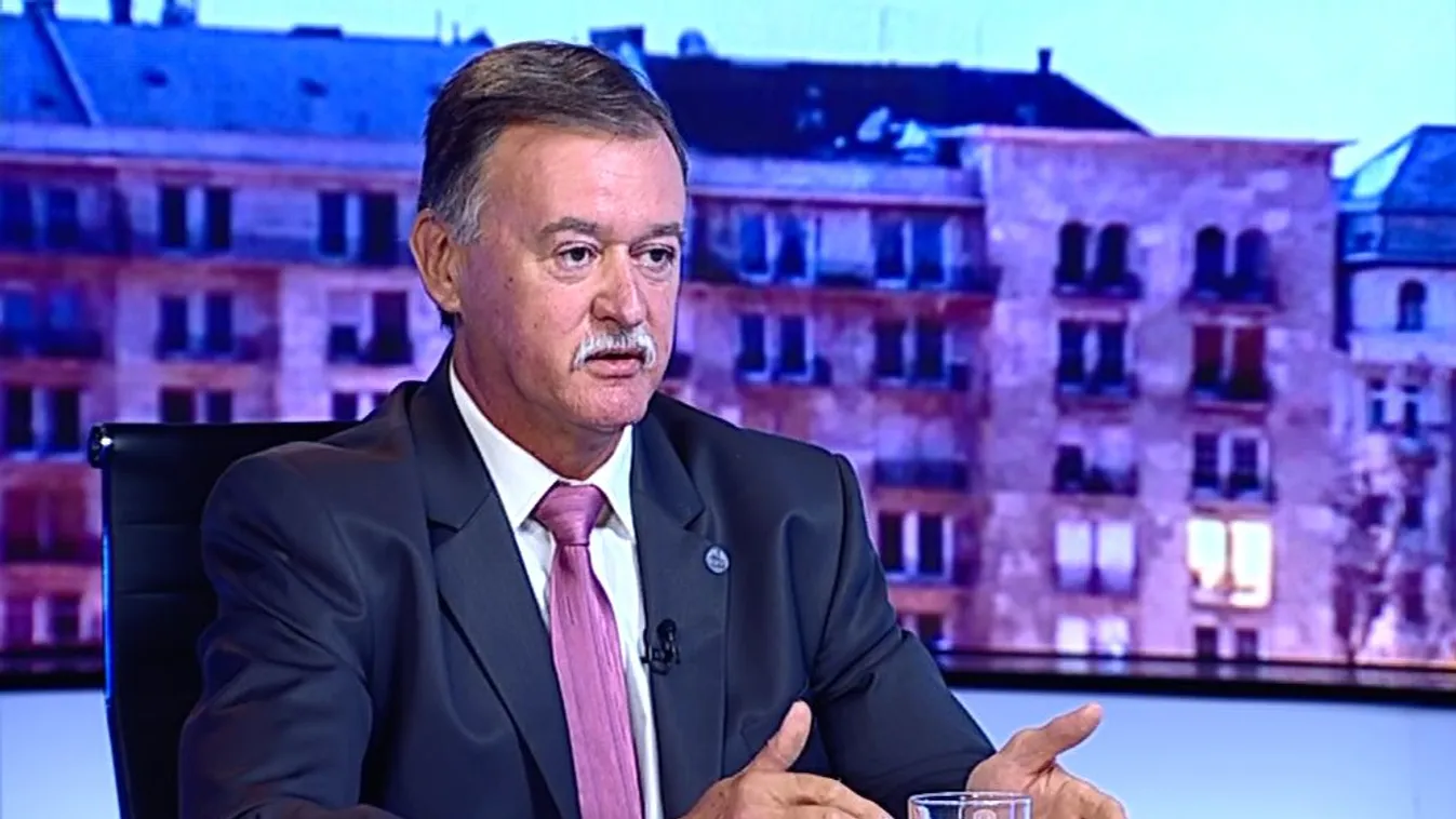 Dobson: Több ezer fővel kellene növelni az állományt a szabadságolásokhoz