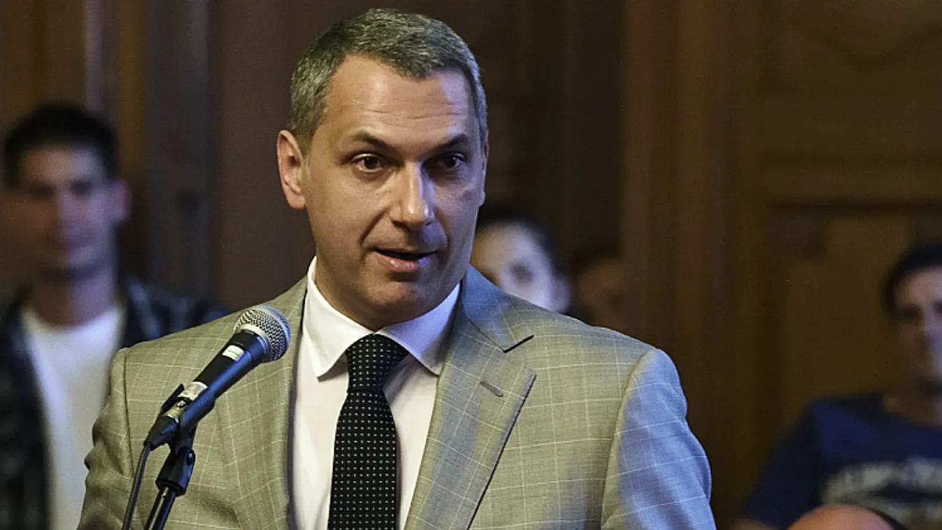 Lázár dohányzásellenes miniszterelnöki biztos lett