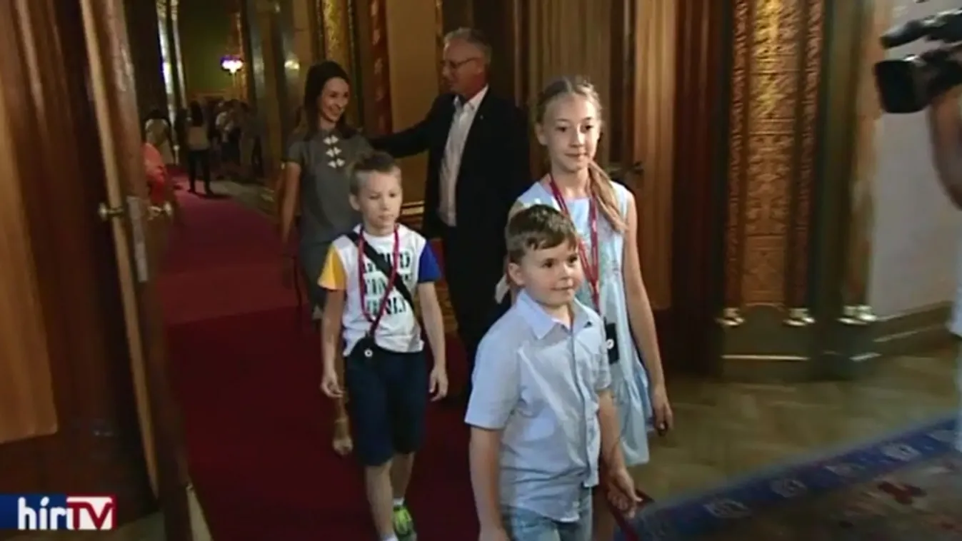 Az orosz plázatűzben megsérült gyermekeket fogadott a kormány