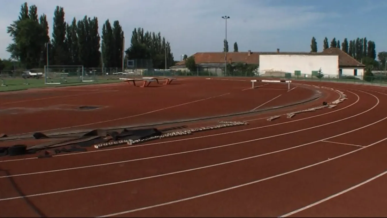 Több mint 4,5 milliárdból építenek tribünt, sportcsarnokokat