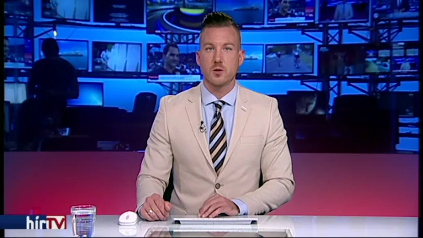 Két személyautó karambolozott, egyikük felborult