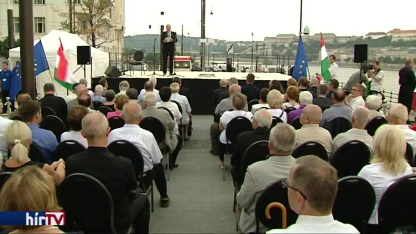 A totalitárius diktatúrák áldozataira emlékeztek