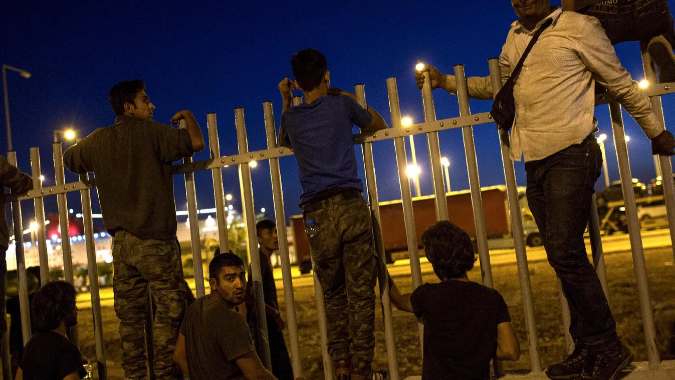 Merkelék megegyeztek a görögökkel menekültügyben
