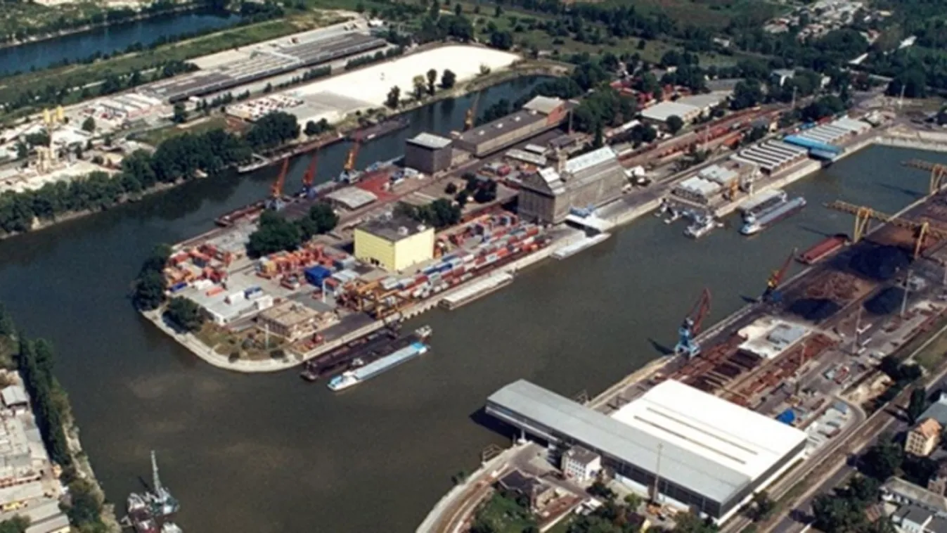 Felépítették az új mobilgát egy szakaszát a Csepeli Szabadkikötőben