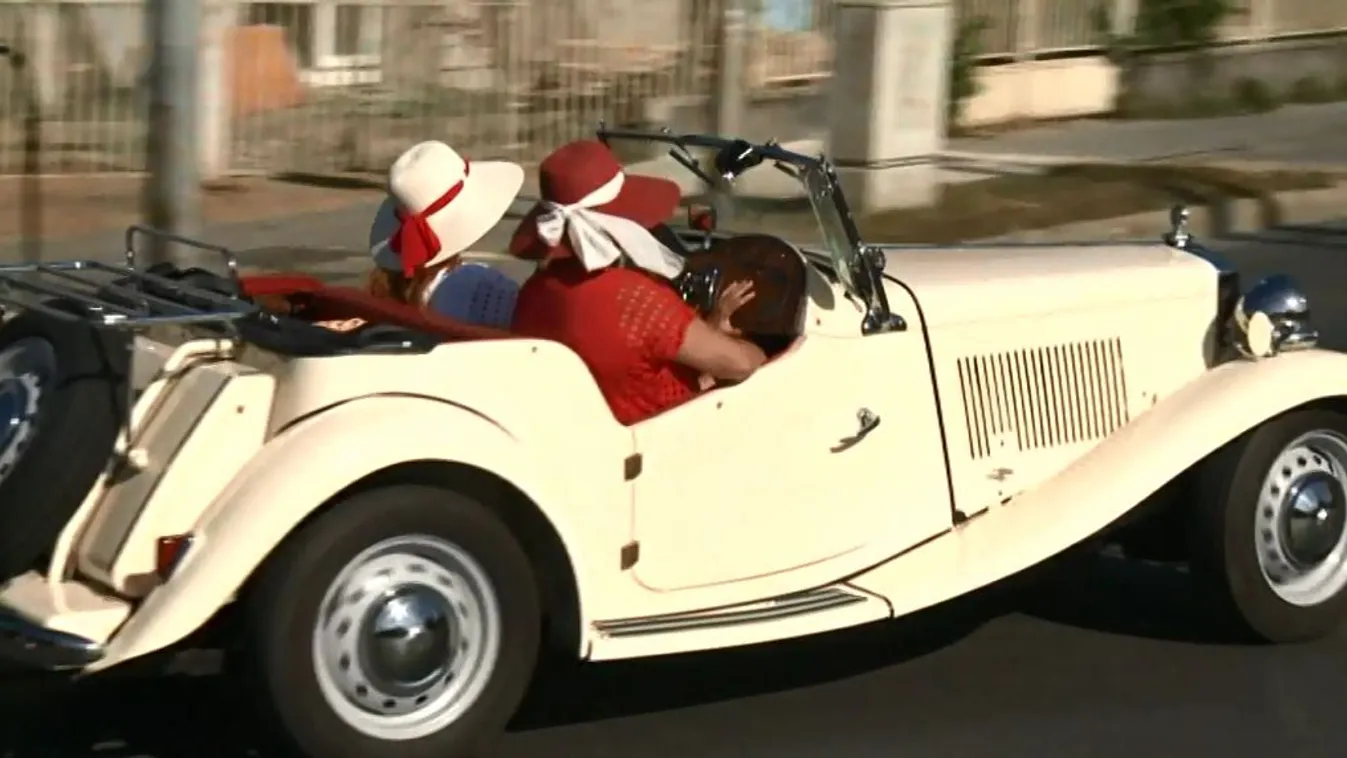 90 éves járművet is megcsodálhattak a veterán autó-motor találkozón