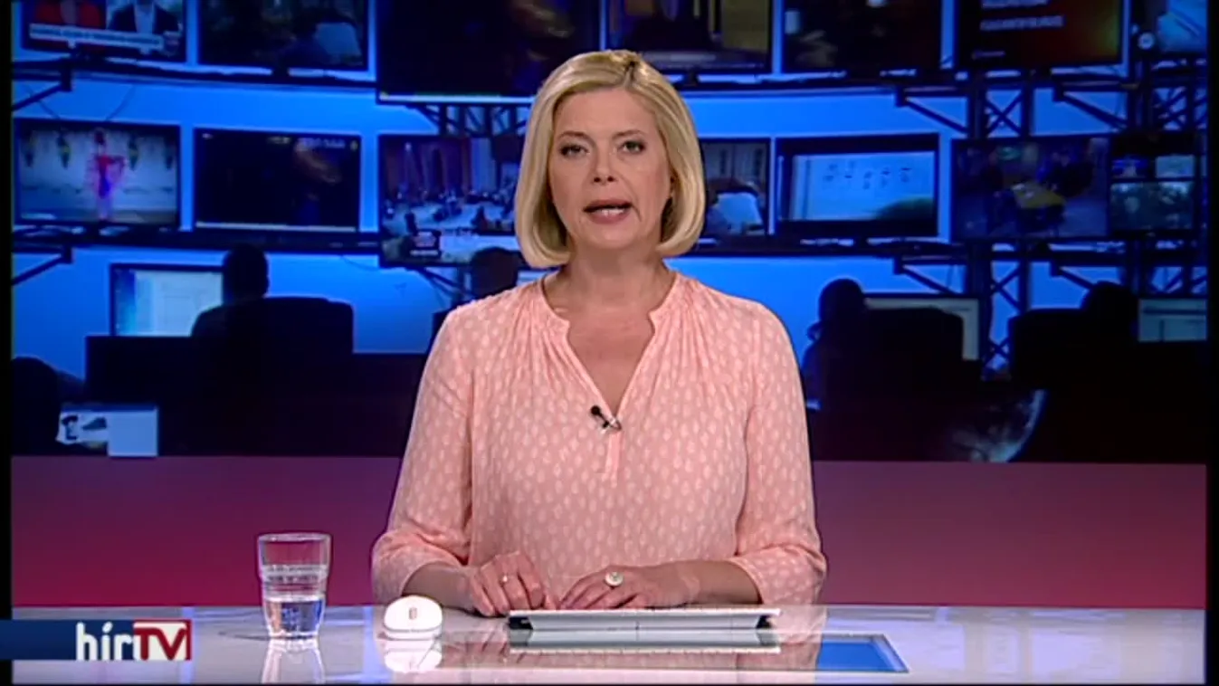 Három kamion karambolozott, egy ember meghalt