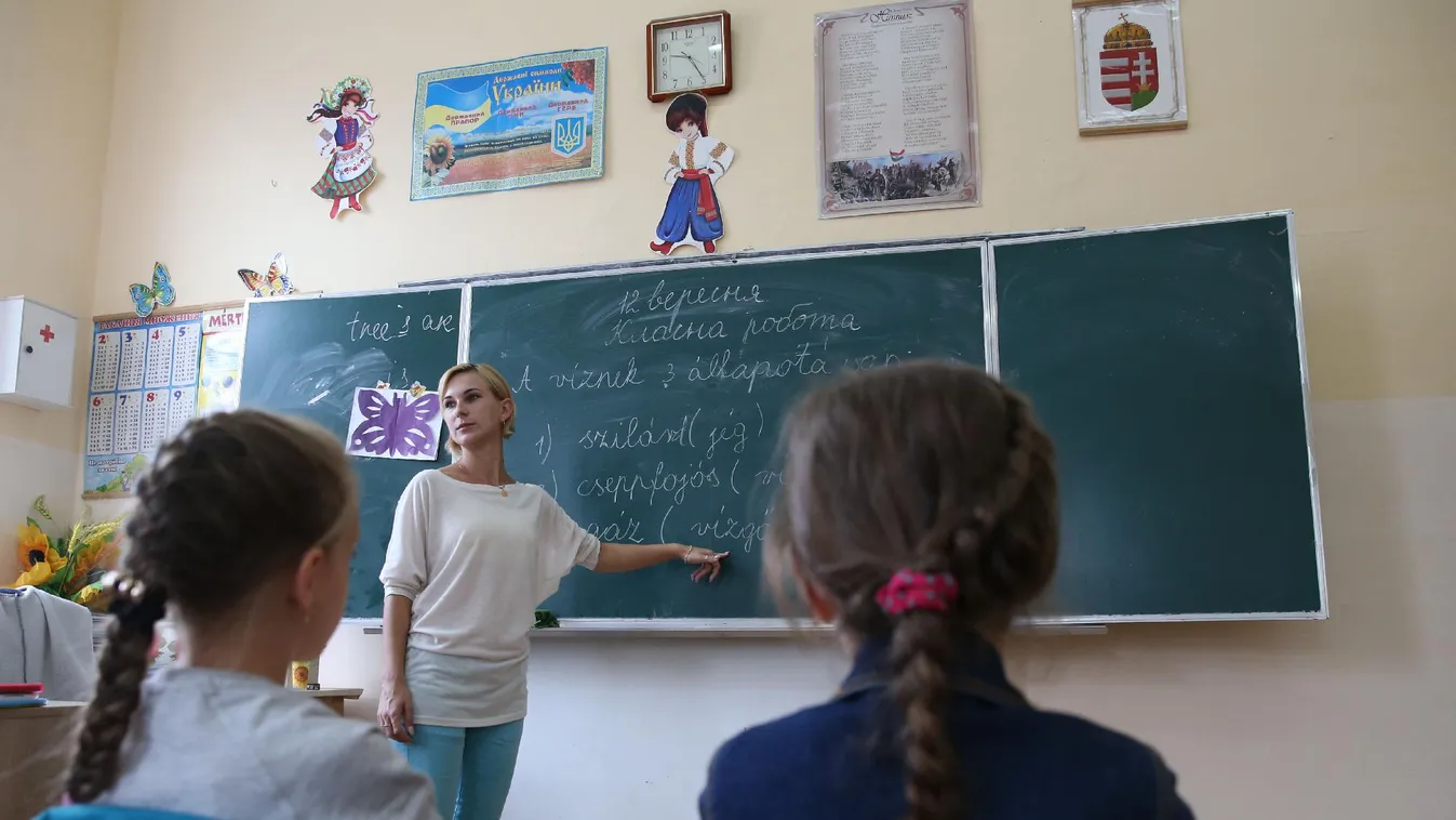 LMP: A kormány beismerte, hogy rossz az oktatáspolitika