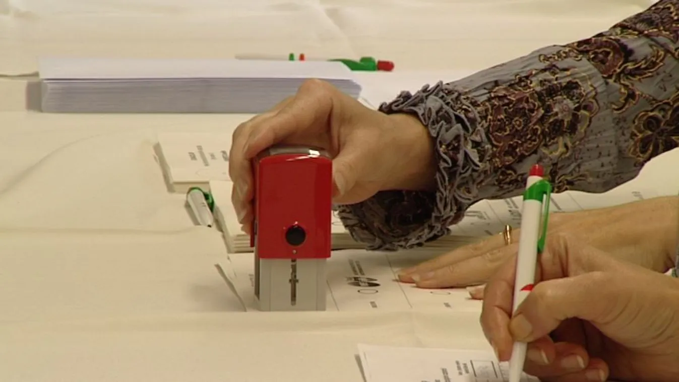 Megszűnhet az éjszakába nyúló sorban állás a választásokon