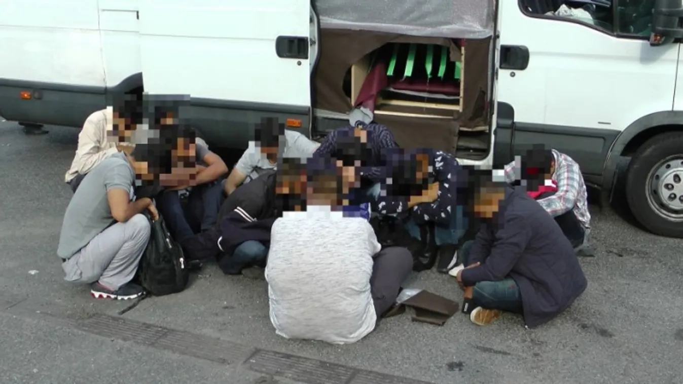 Román embercsempészek próbálkoztak Röszkénél