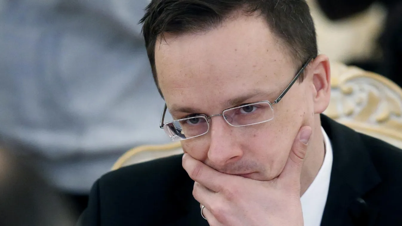 Szijjártó: Bármekkora a nyomás, a kormány vállalja a harcot