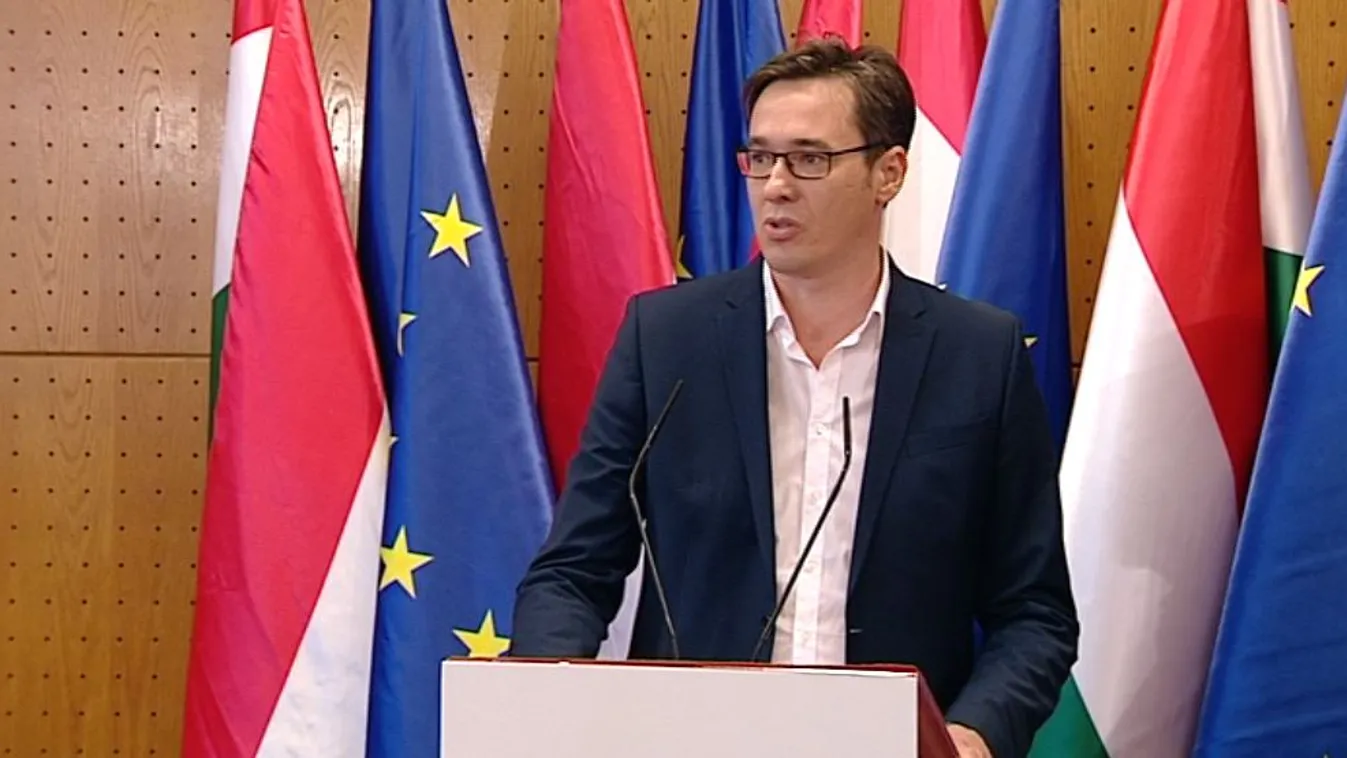 A kormány ellen tüntetnek a baloldali pártok