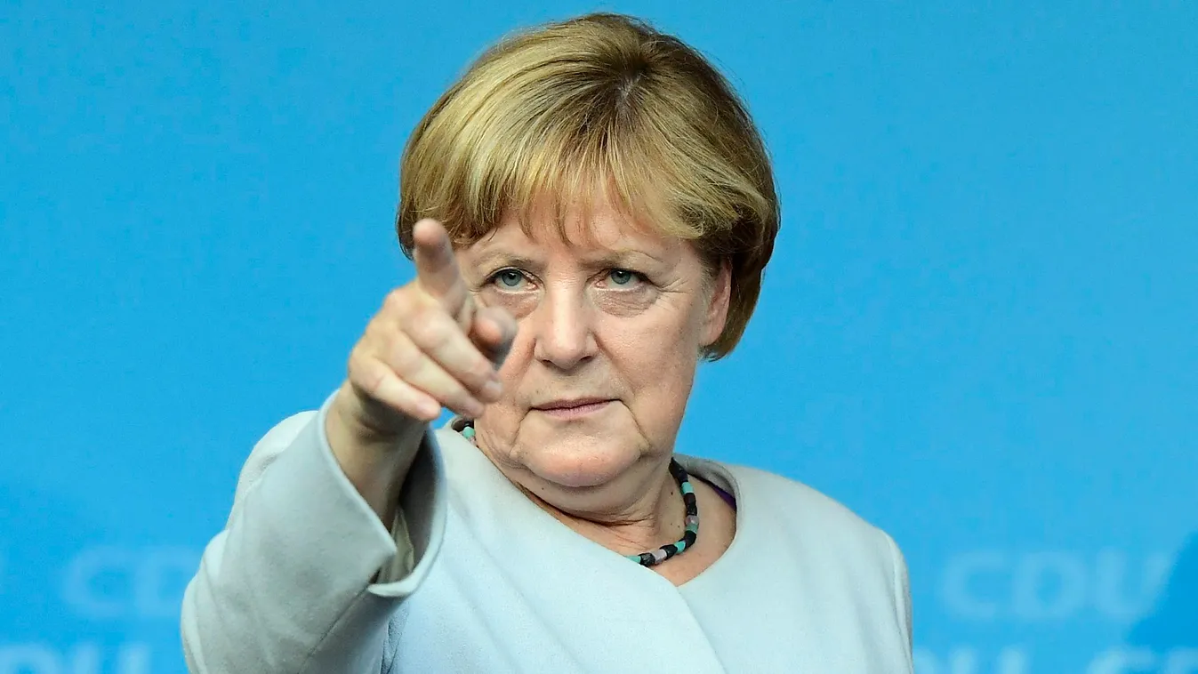 Elvesztette Merkel bizalmát, távoznia kell