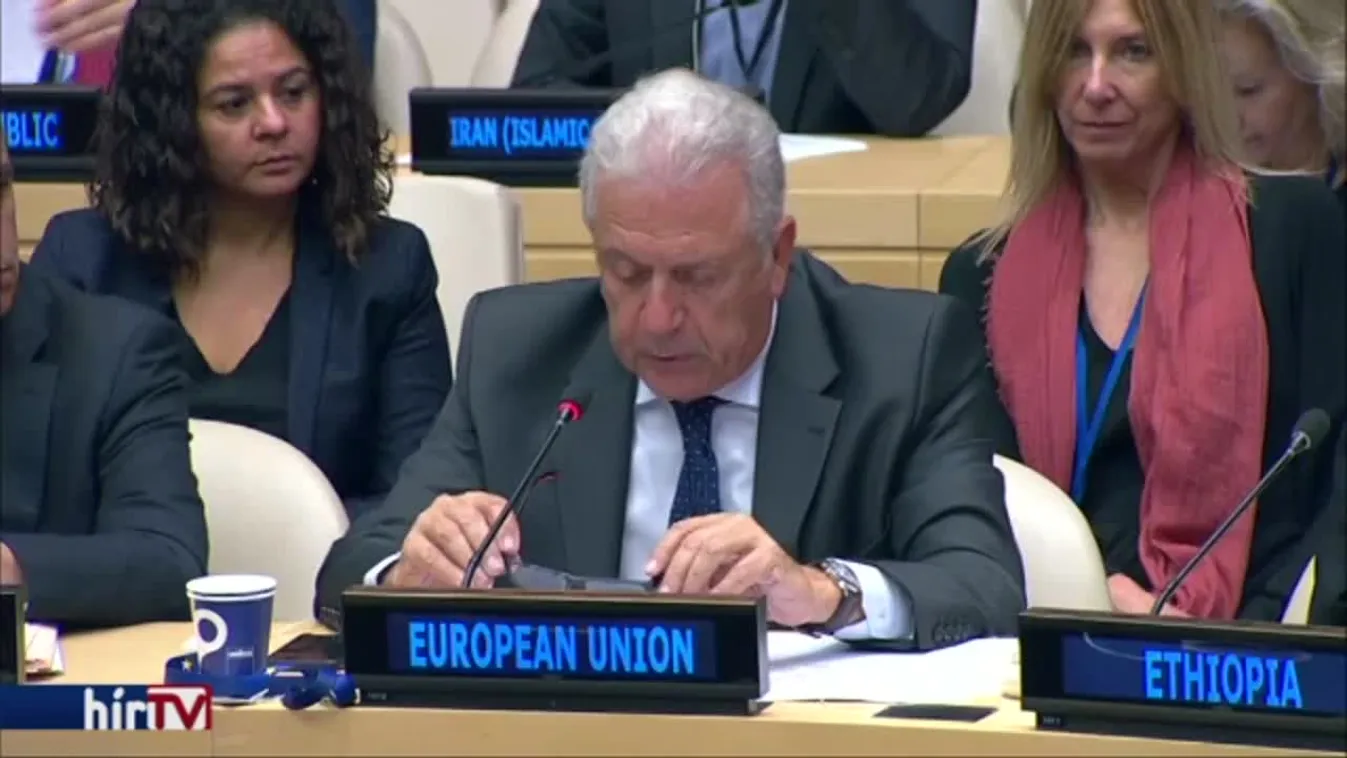 A migrációs biztos elmozdítását kérik a fideszes képviselők