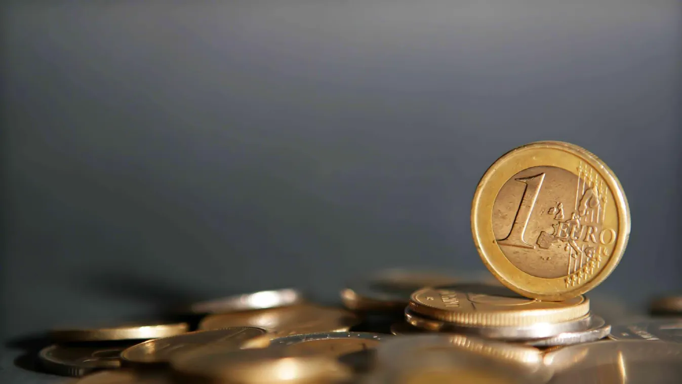 Enyhe erősödéssel kezdett a forint