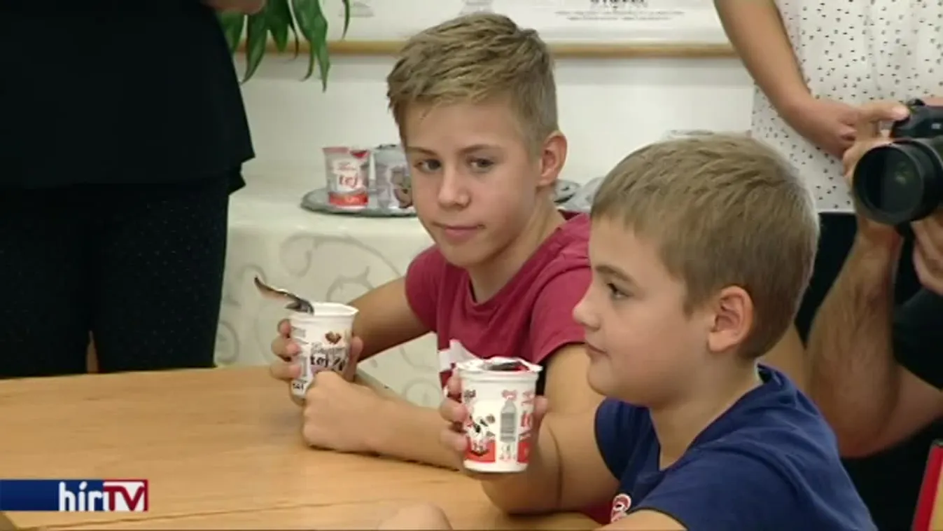 Több tej és gyümölcs a gyermekeknek