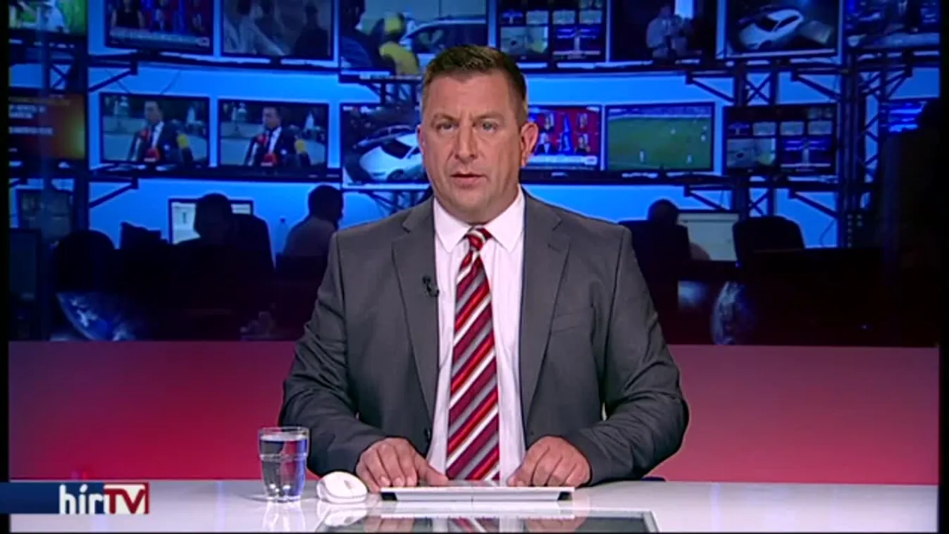 Egy műtét miatt távolították el a főorvost