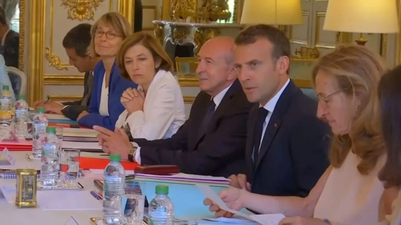 Új emberekkel erősít a megtépázott népszerűségű Macron