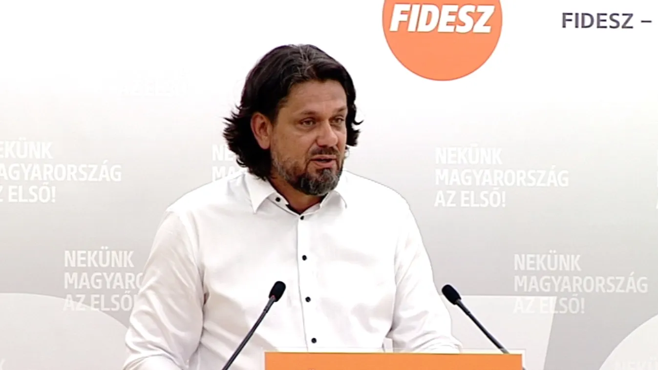 Deutsch hangulatkeltésnek tartja a 444.hu cikkét