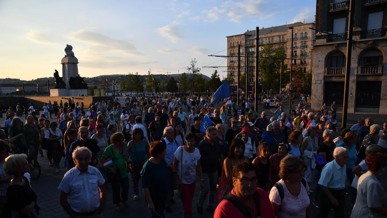 Eltérően értékelik a baloldali tüntetést a pártok