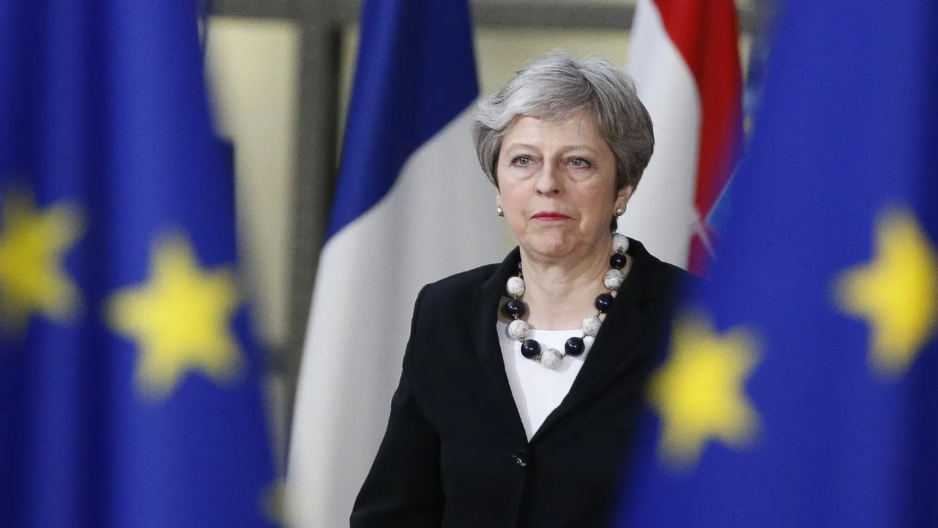 Theres May támogatás kér a Brüsszel által már elutasított tervéhez