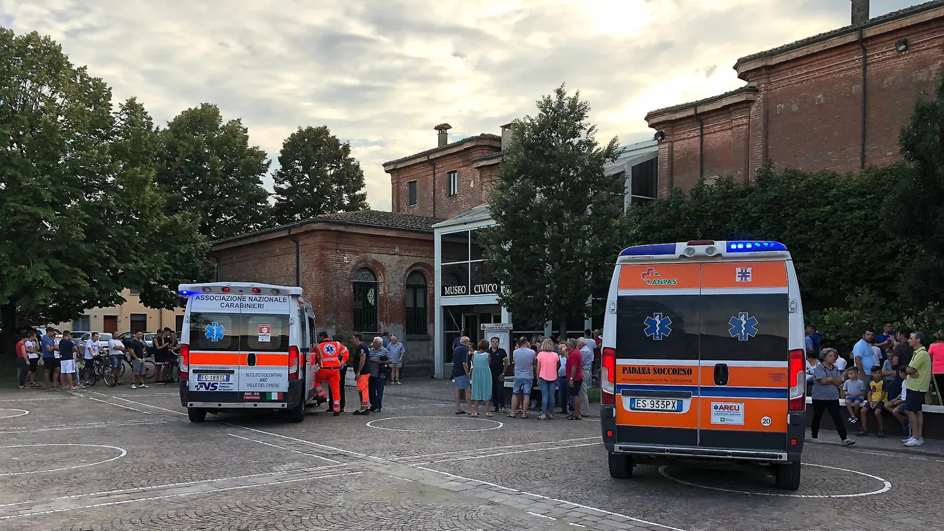 Késsel rontott a múzeumi látogatókra, egy nő életét vesztette