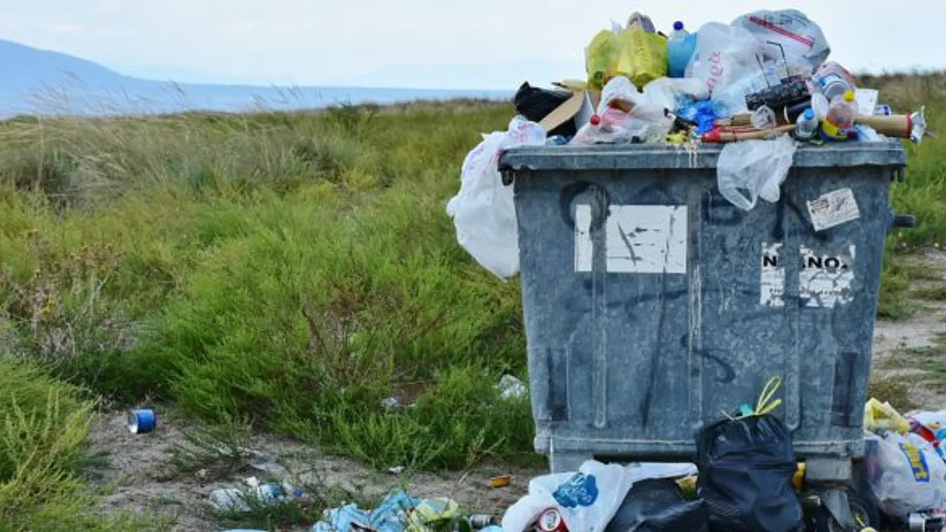 Több mint 100 településnek maradt nyakán a szemét