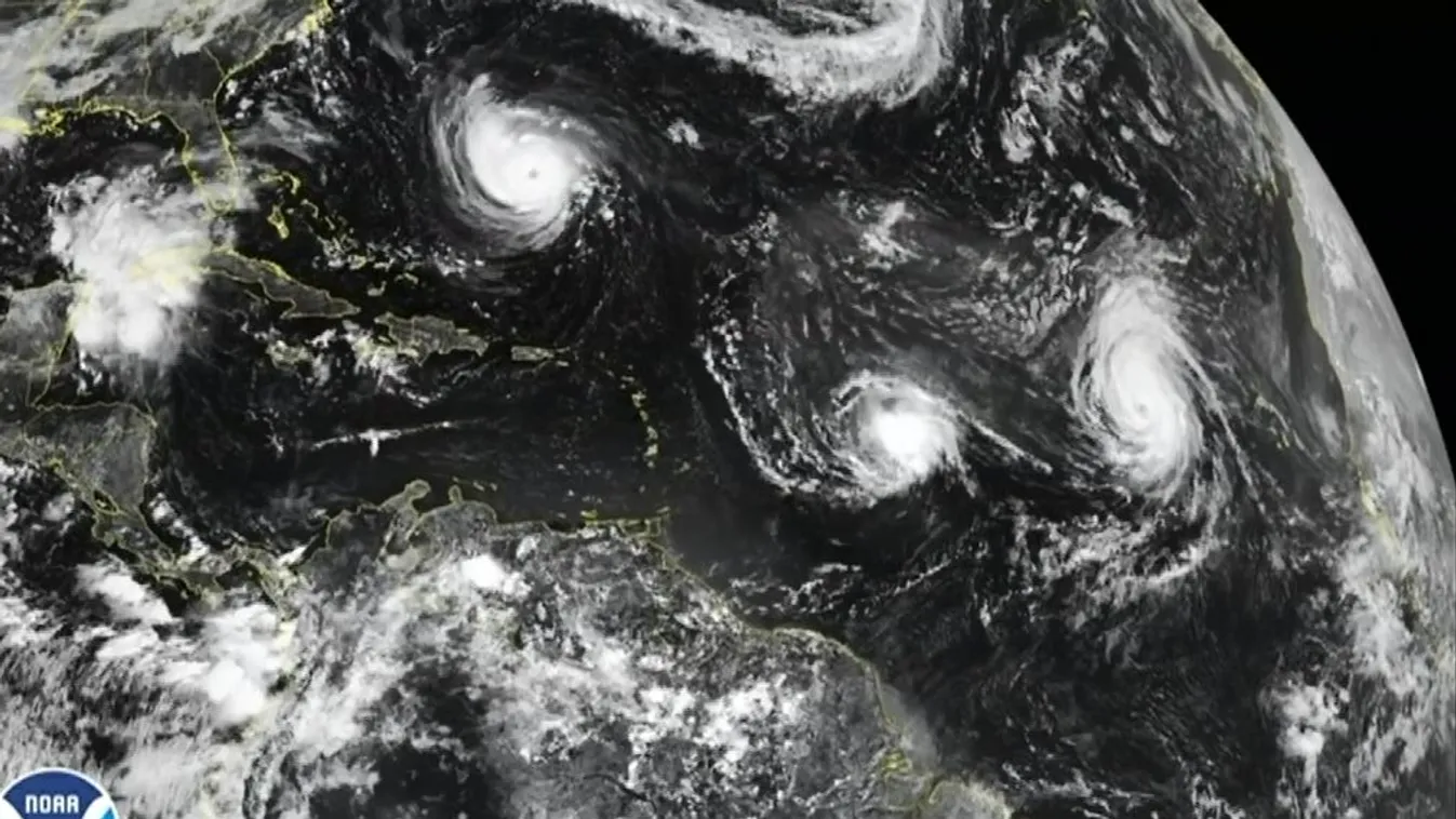 Egymillió embert telepítettek ki a történelmi hurrikán miatt