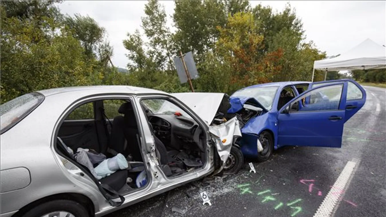 Két halott, több sérült egy tragikus balesetben