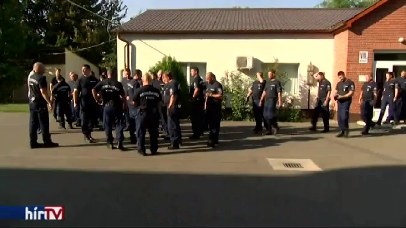 A migráció megfékezésében szerepet játszó magyar rendőrök tértek haza