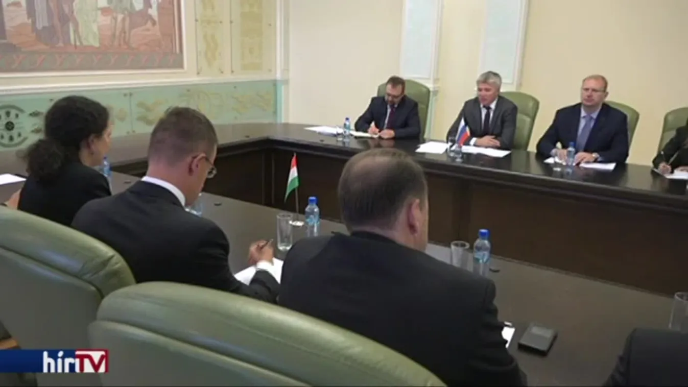 Orbán Viktor moszkvai útja miatt háborog az ellenzék