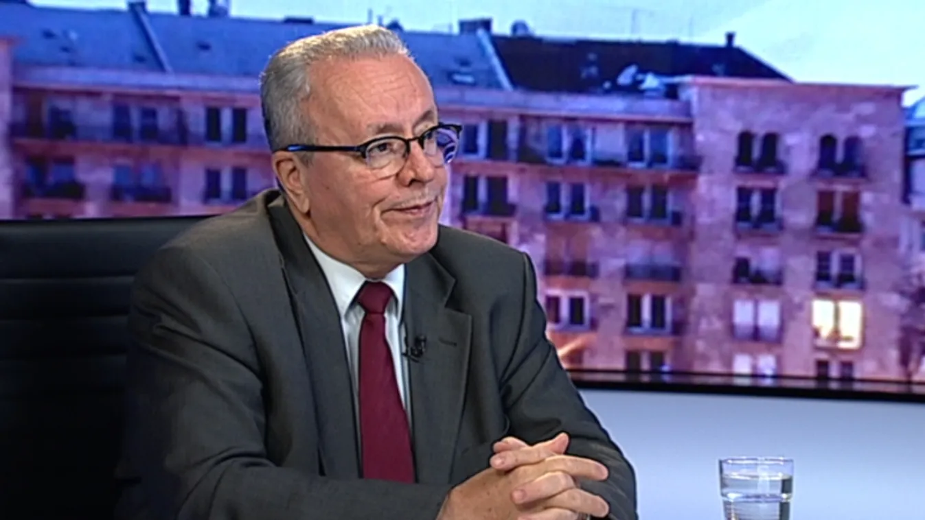 A szexuális bűncselekmény elkövetése sem jelent kiutasítást?