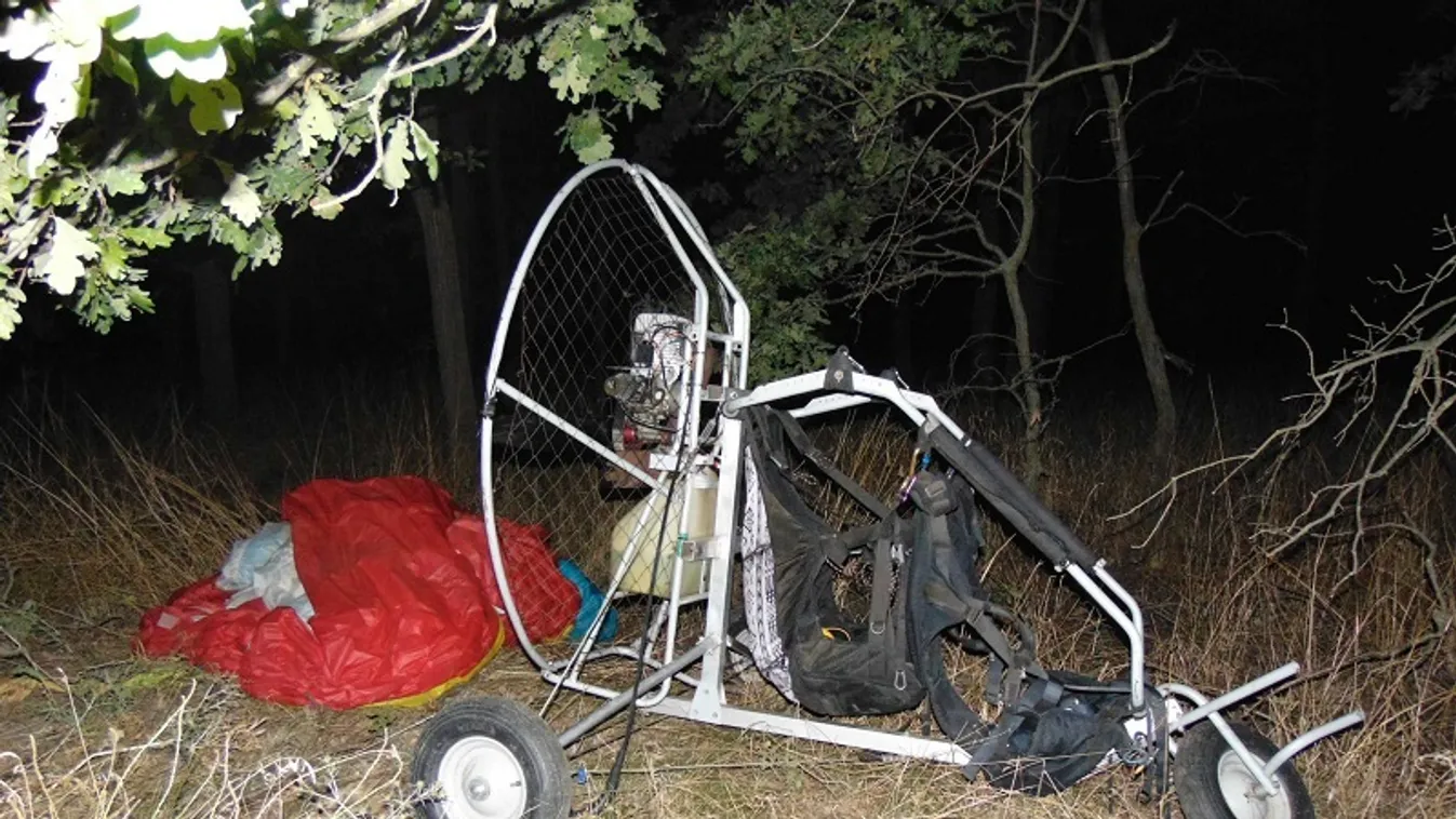 36 millió forint értékű droggal zuhant a szántóföldre