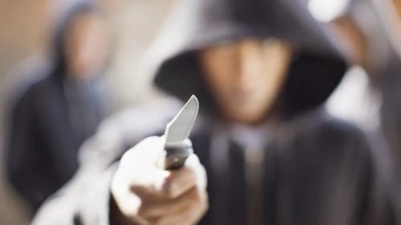 Betört egy tatai házba és késsel kínzott meg egy gyereket