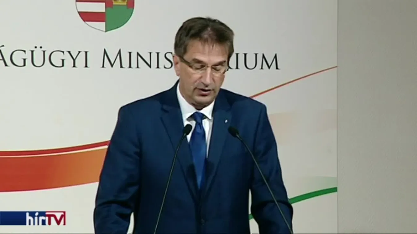 A kormány nem enged a Stop Sorosból