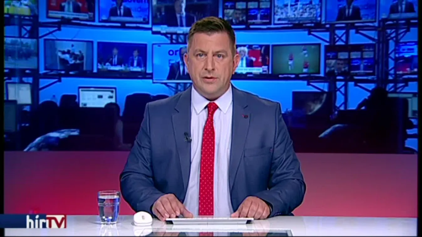 Egymillió szignóra hajt Hadházy Ákos