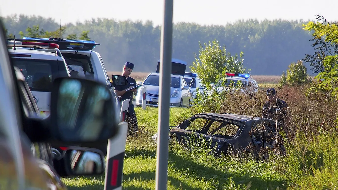 Három kocsi szaladt egymásba, négyen vesztették életüket