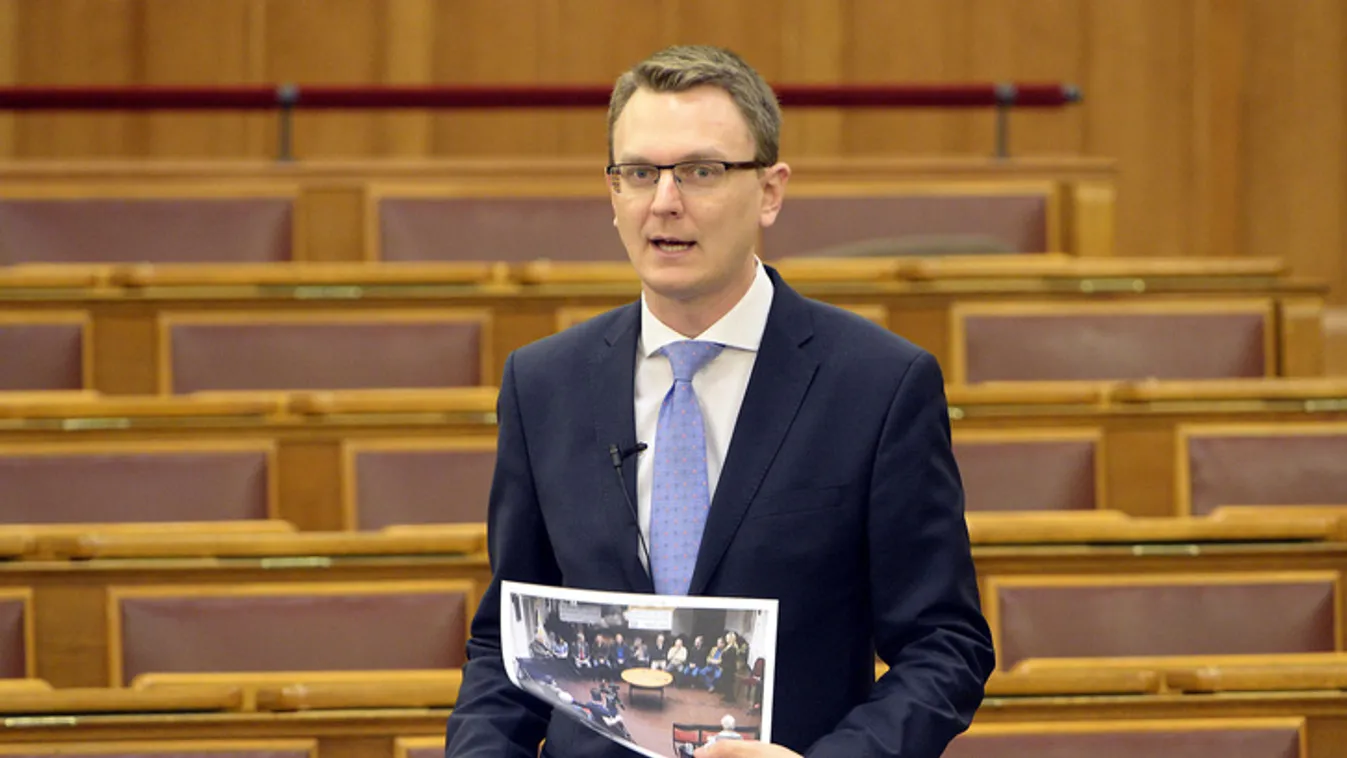 Rétvári: a világszínvonal nem a CEU-n van