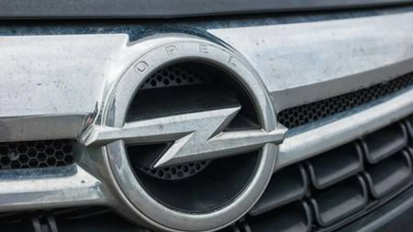 Visszahívnak 96 ezer Opelt