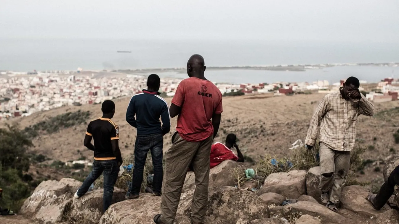 Bajba jutott migránscsónak Marokkó partjainál